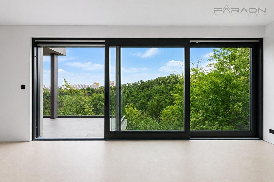 Prodej rodinného domu 304 m², pozemek 362 m² – fotografie 3