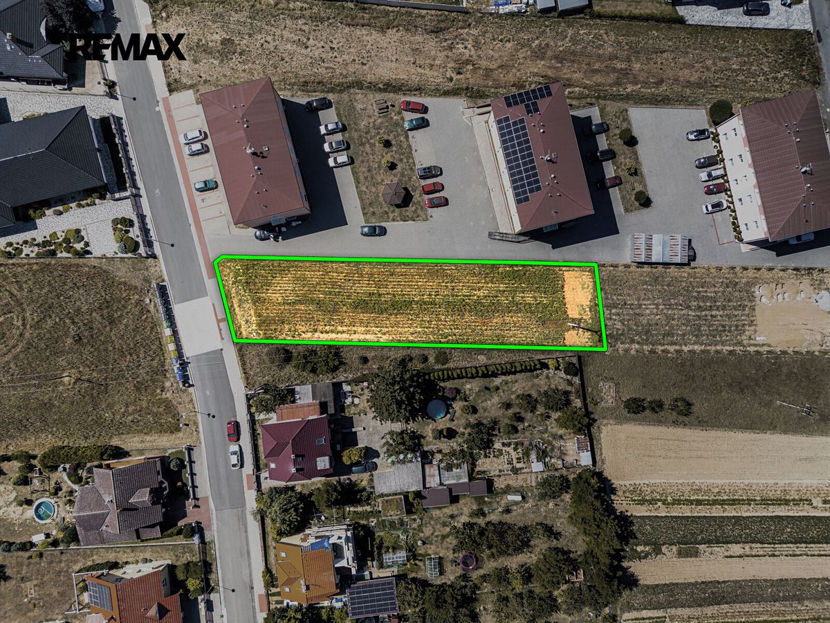 Prodej stavebního pozemku 1235 m² – fotografie 2