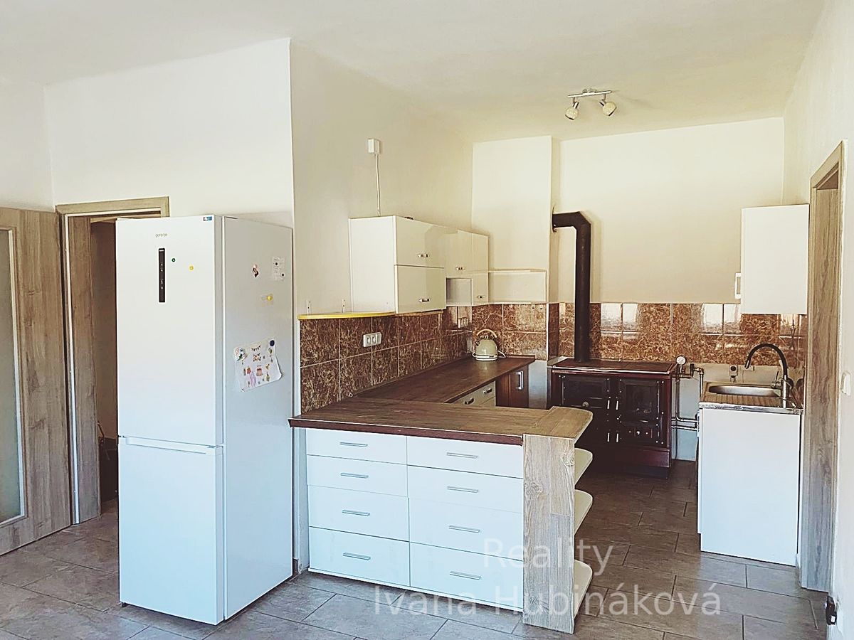 Prodej rodinného domu 98 m², pozemek 748 m² – fotografie 4