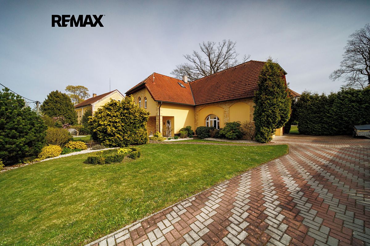 Prodej rodinného domu 410 m², pozemek 2086 m² – fotografie 3