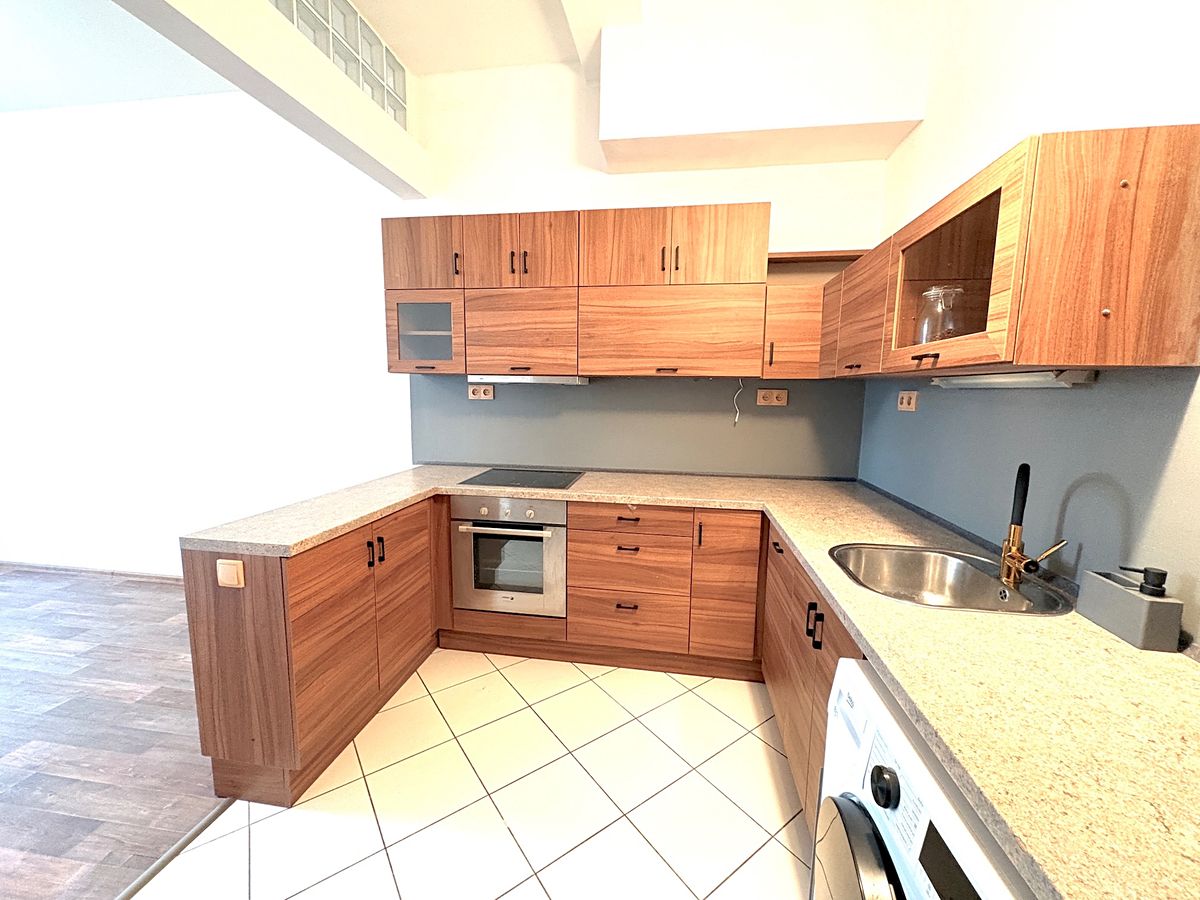 Pronájem bytu 3+kk 67 m² – fotografie 2