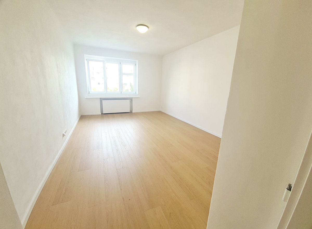Pronájem bytu 3+kk 90 m² – fotografie 2