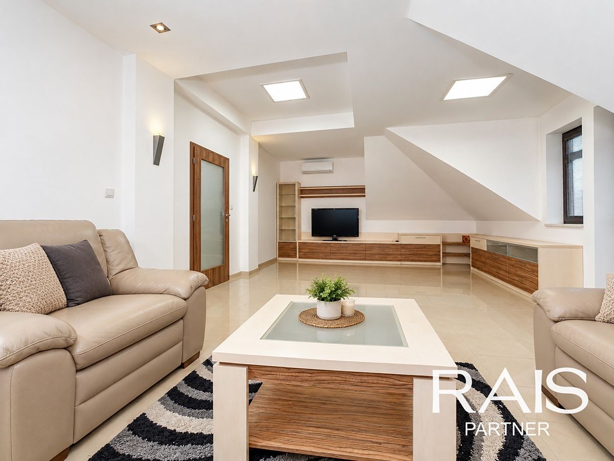 Prodej rodinného domu 235 m², pozemek 232 m²