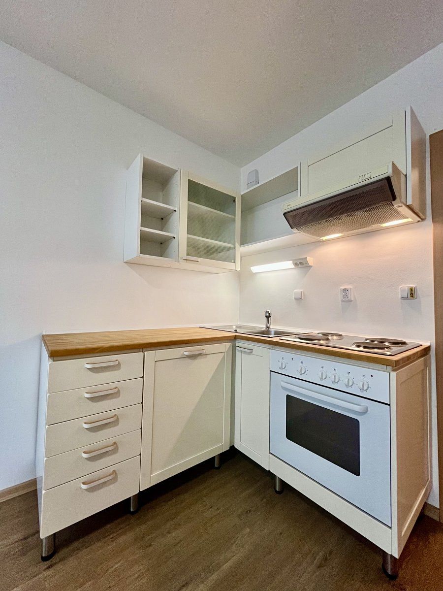 Pronájem bytu 1+kk 27 m²