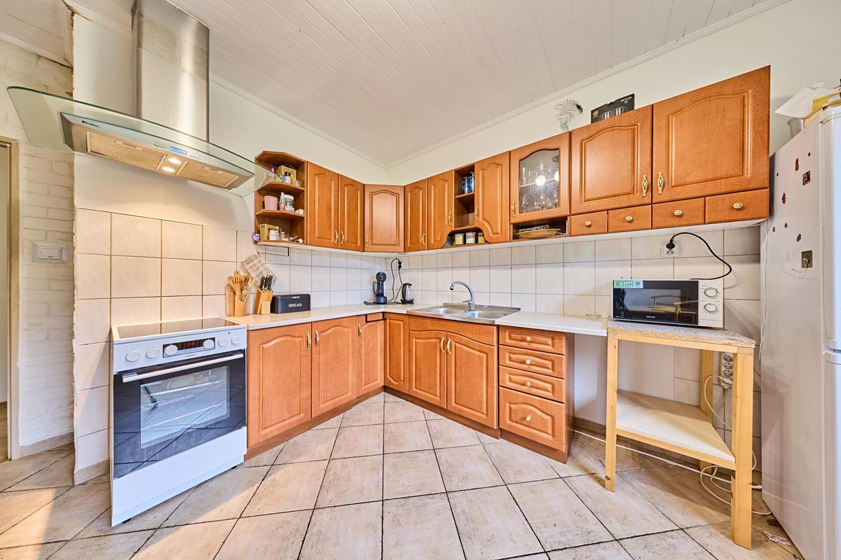 Prodej rodinného domu 268 m², pozemek 2868 m² – fotografie 3