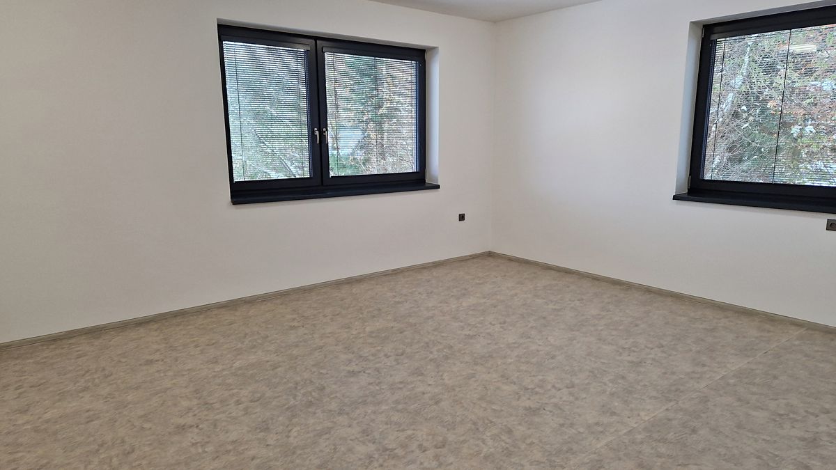Pronájem bytu 2+kk 63 m² – fotografie 3