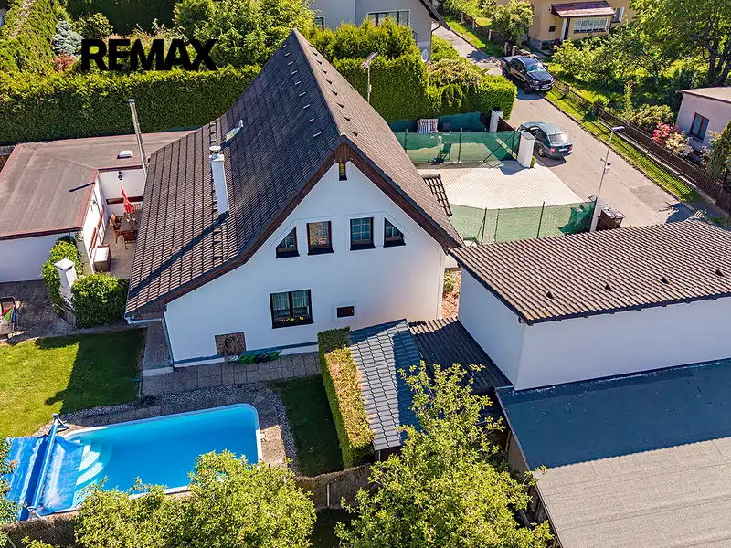 Prodej rodinného domu 298 m², pozemek 654 m², Nový Bor – náhled fotky 3
