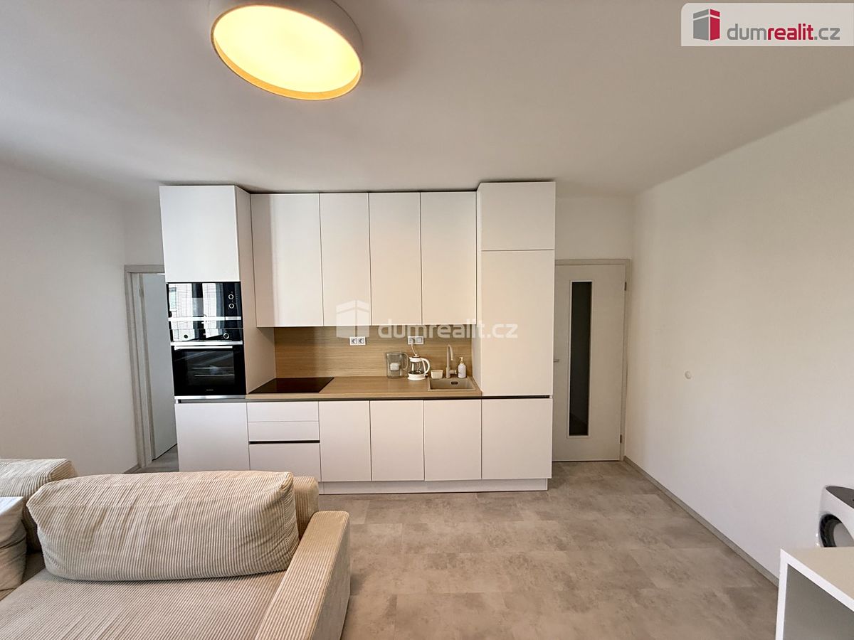 Pronájem bytu 2+kk 38 m² – fotografie 4