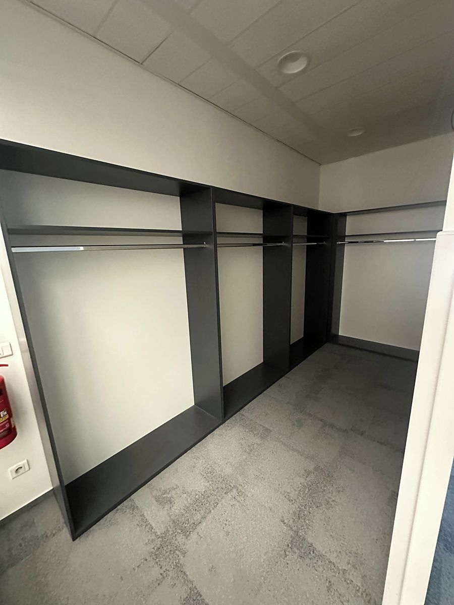 Pronájem kanceláře 872 m² – fotografie 3