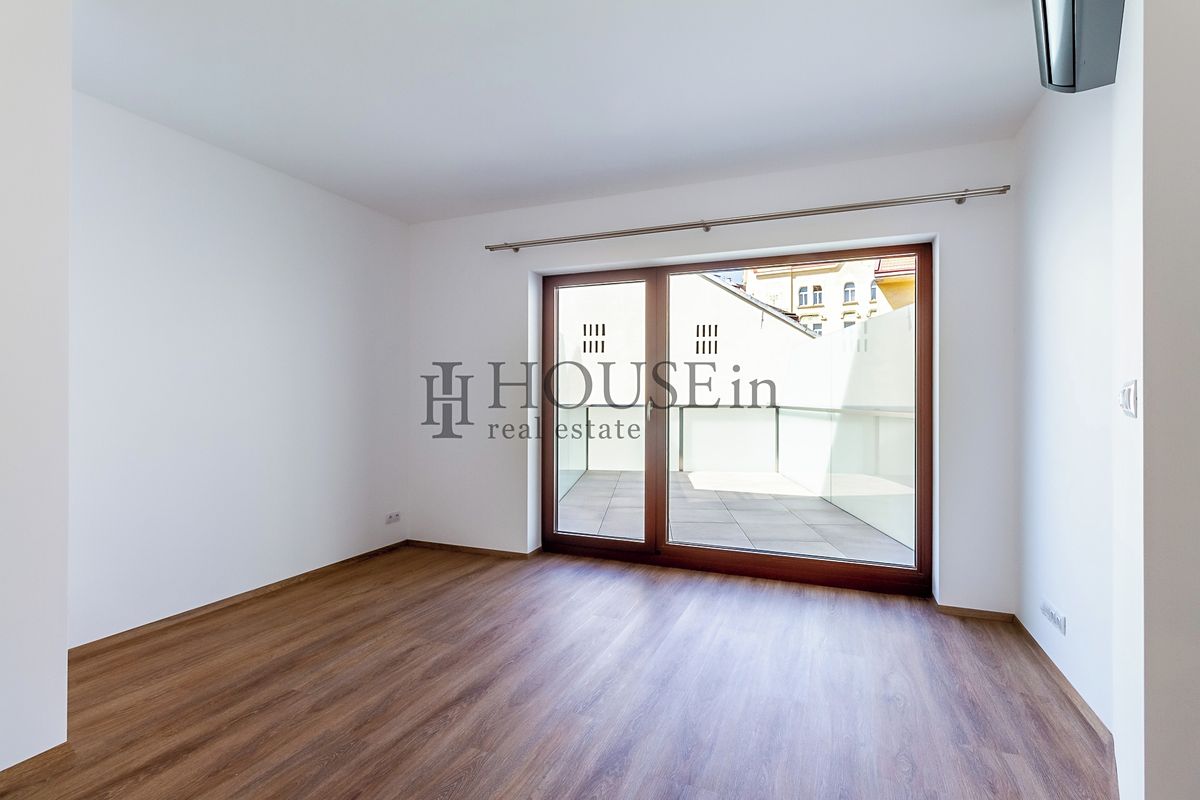 Pronájem bytu 1+kk 33 m² – fotografie 3