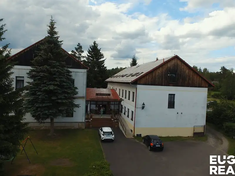 Prodej rodinného domu 2000 m², pozemek 4600 m², Doubice – náhled fotky 3