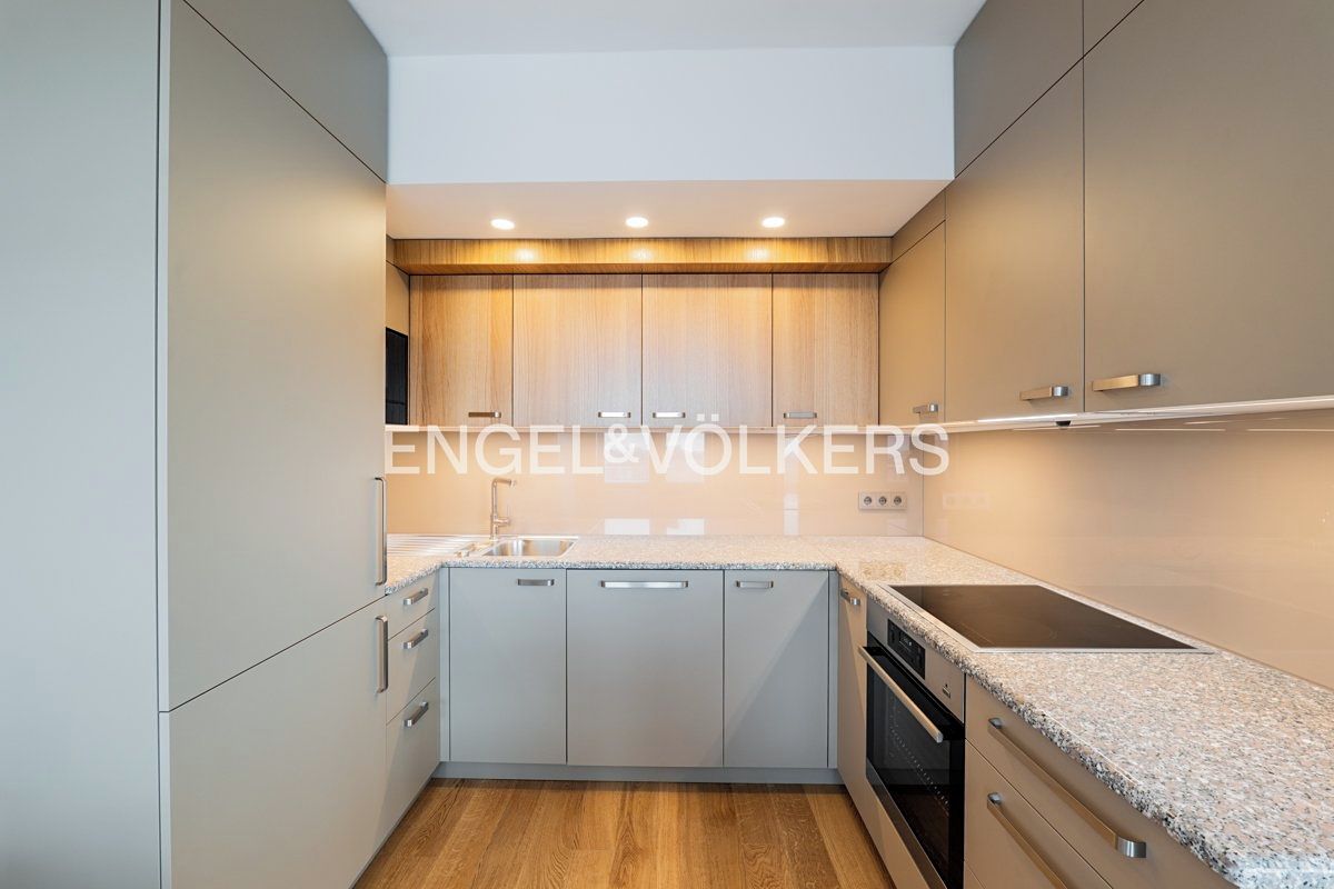 Pronájem bytu 4+kk 131 m² – fotografie 4