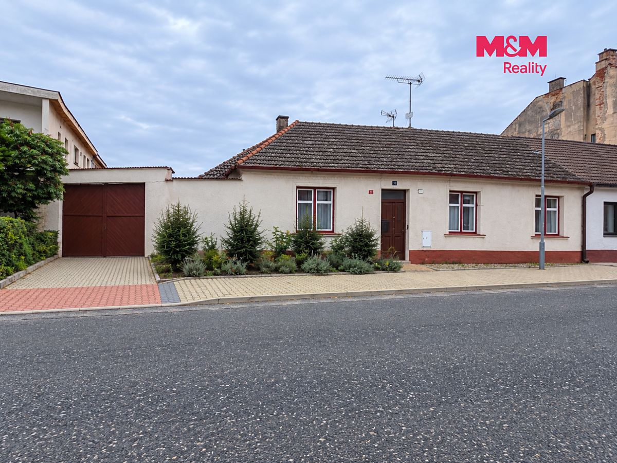 Prodej rodinného domu 86 m², pozemek 390 m² – fotografie 2