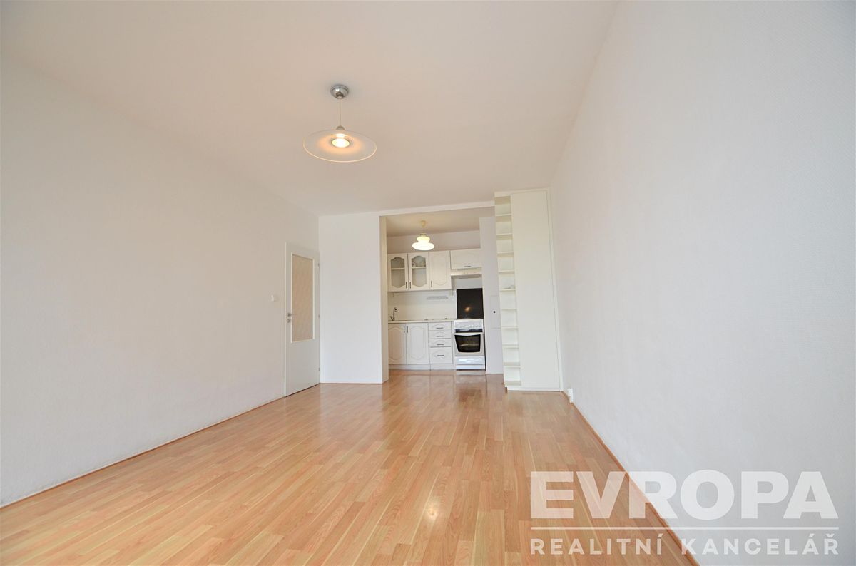 Pronájem bytu 2+kk 51 m² – fotografie 3