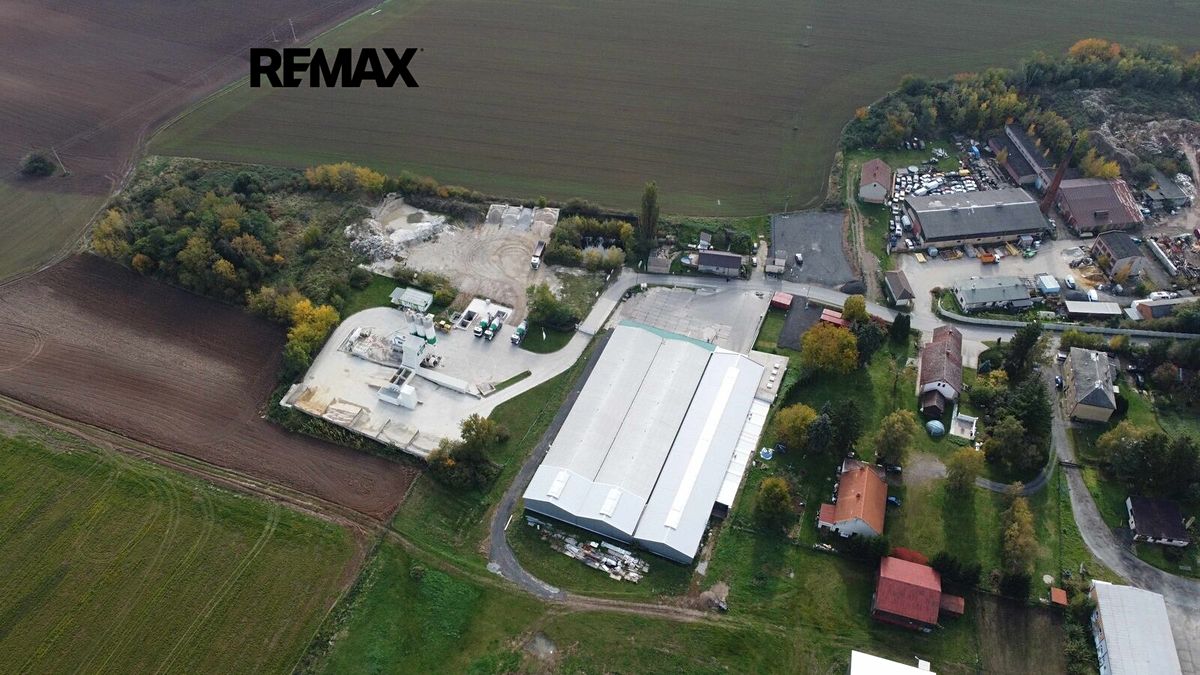 Pronájem komerčního pozemku 1100 m² – fotografie 5