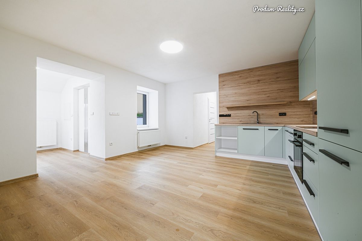 Prodej rodinného domu 95 m², pozemek 727 m² – fotografie 4