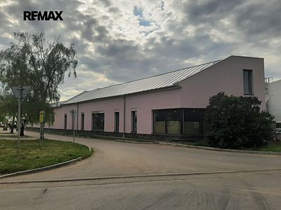 Pronájem obchodního prostoru 444 m²