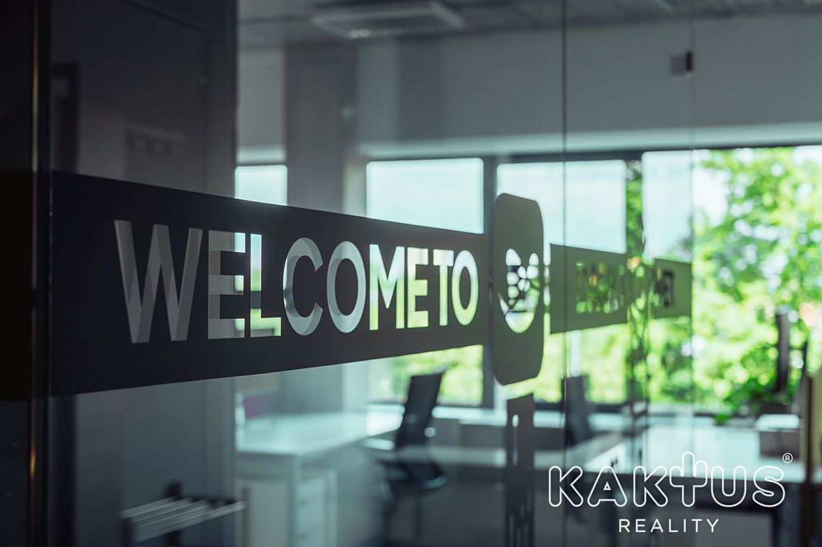Pronájem kanceláře 246 m² – fotografie 3