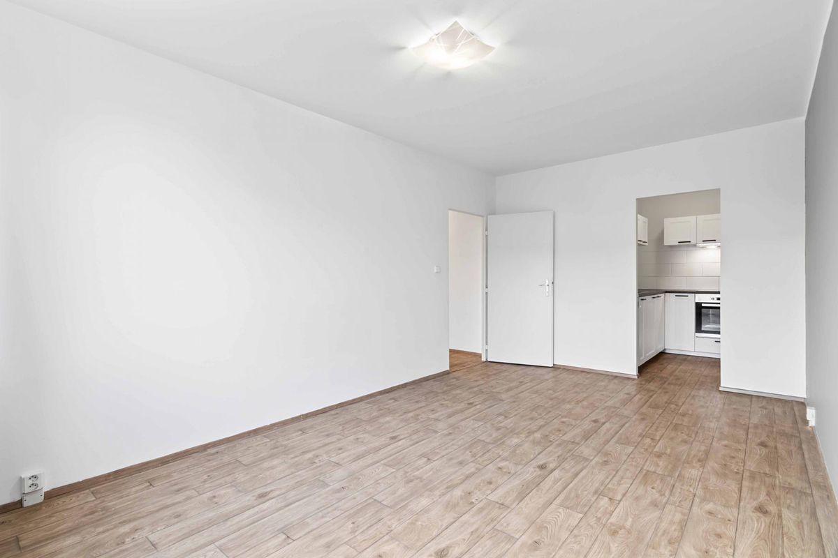 Pronájem bytu 2+kk 43 m² – fotografie 3