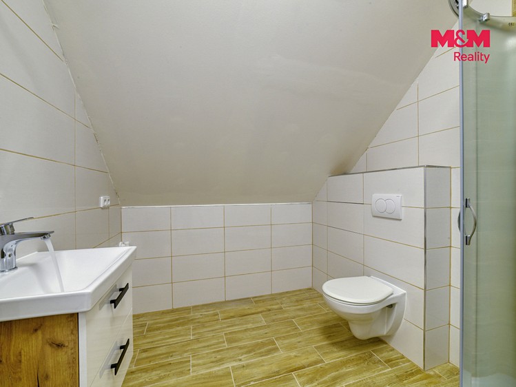Pronájem bytu 3+kk, 74 m² (8 z 22)