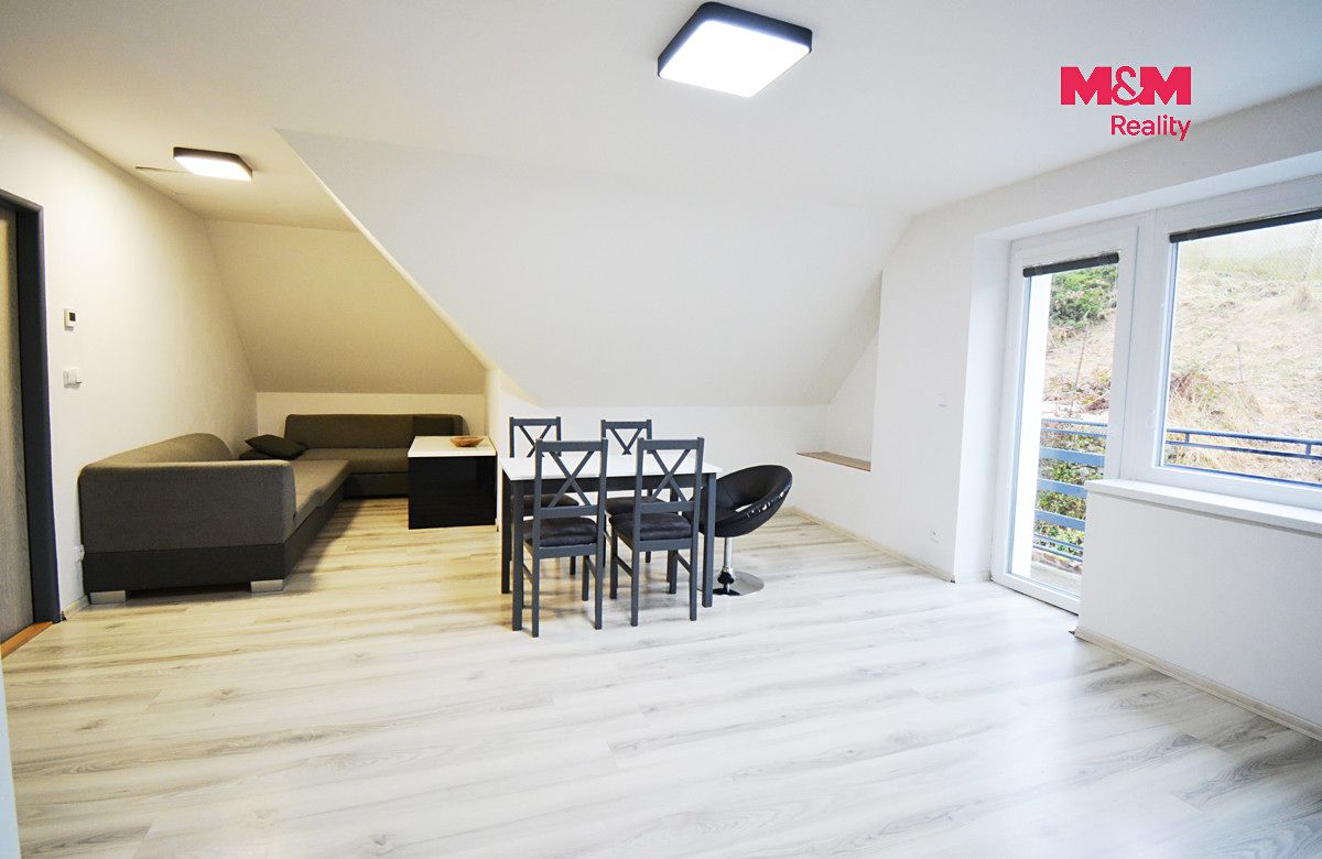 Pronájem rodinného domu 198 m², pozemek 1224 m² – fotografie 3