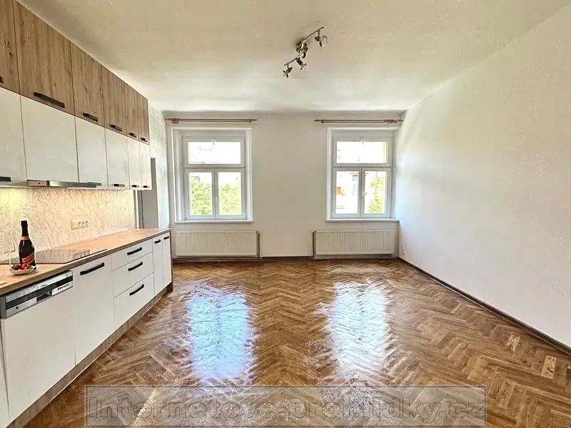 Pronájem bytu 2+kk 80 m², Praha – náhled fotky 1