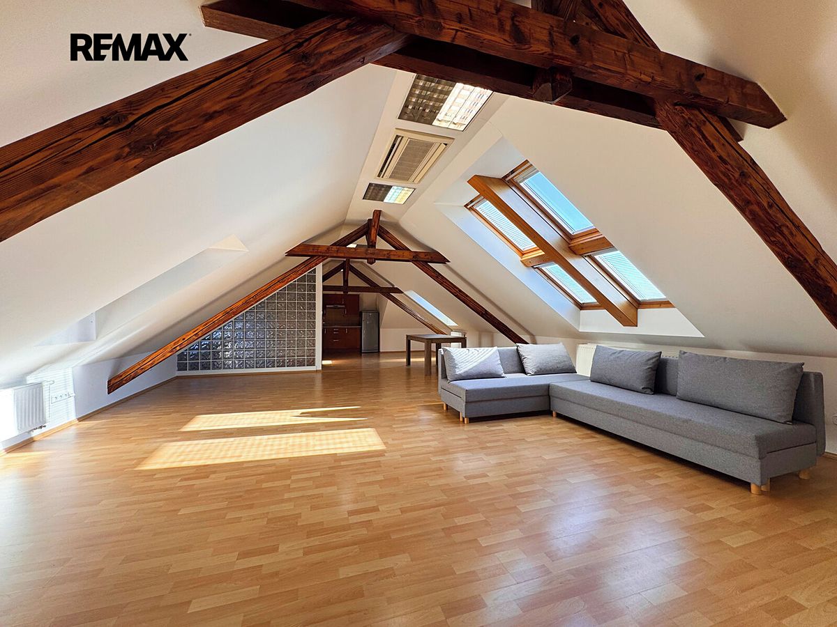 Pronájem kanceláře 120 m²