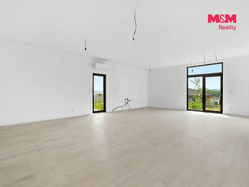 Prodej rodinného domu 200 m², pozemek 1676 m², Krupka – náhled fotky 3