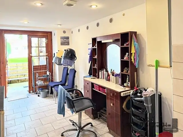 Prodej obchodního prostoru 16 m², Cheb – náhled fotky 1