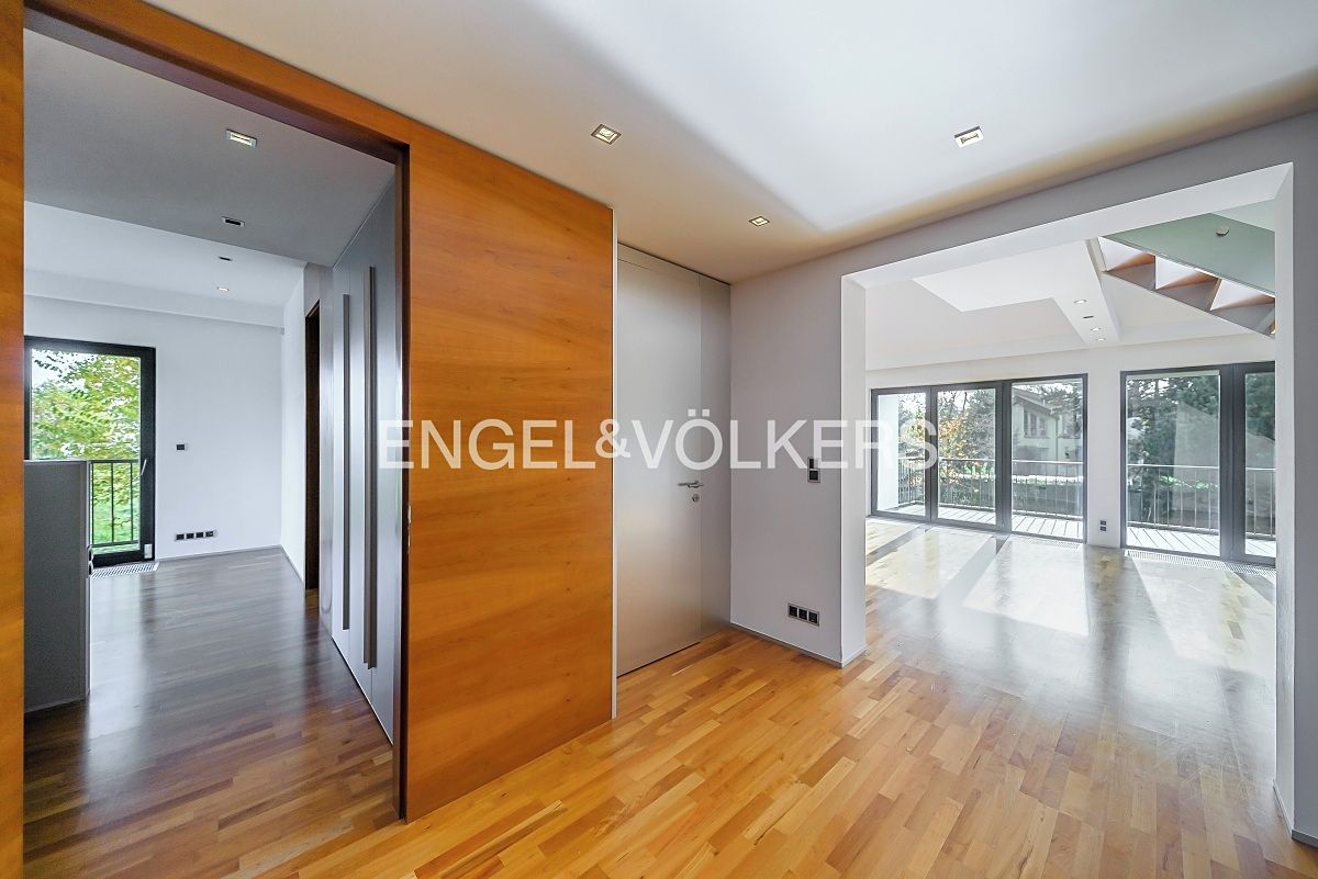 Pronájem bytu 4+kk 175 m² – fotografie 2