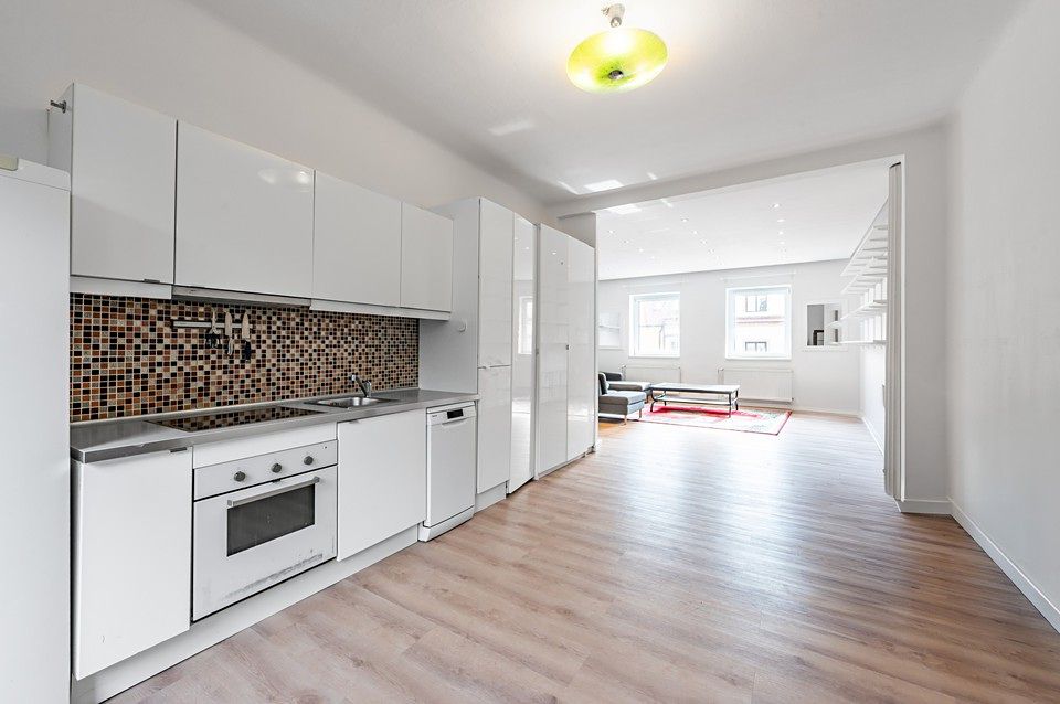 Pronájem rodinného domu 200 m², pozemek 140 m² – fotografie 2