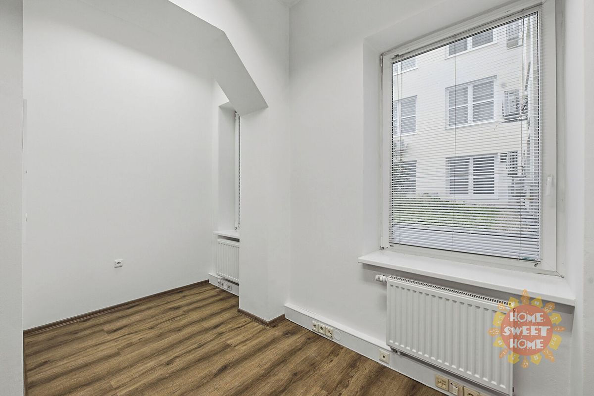 Pronájem kanceláře 20 m² – fotografie 3