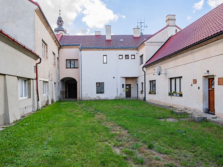 Комерційне приміщення на продаж, 700 м² (3 з 28)