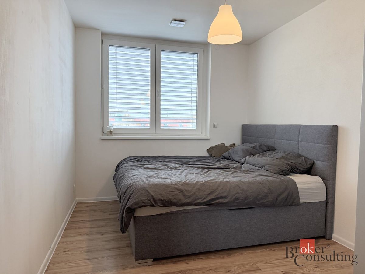 Pronájem bytu 2+kk 56 m² – fotografie 4