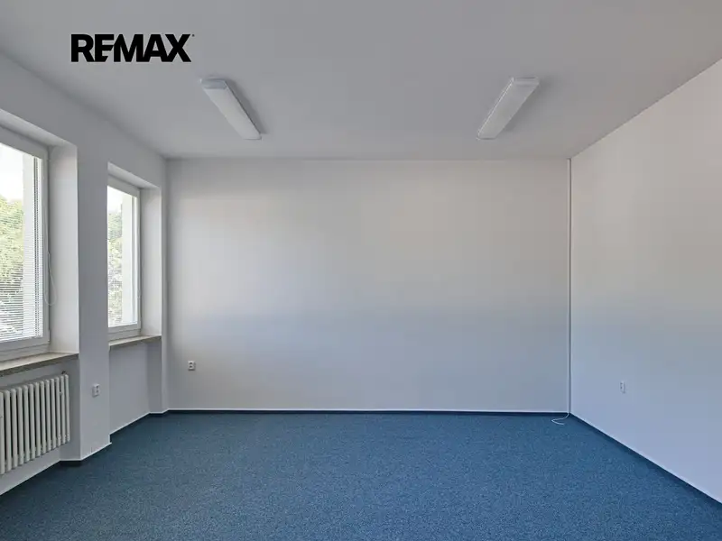 Pronájem kanceláře 32 m², Želechovice nad Dřevnicí – náhled fotky 2