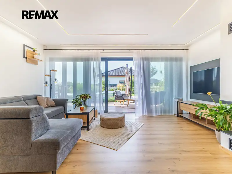 Prodej rodinného domu 180 m², pozemek 918 m², Černuc – náhled fotky 3