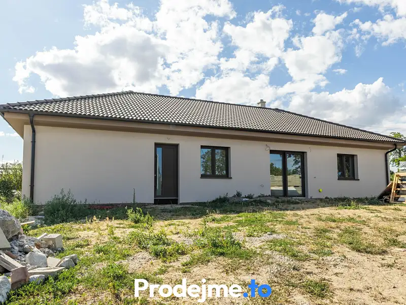 Prodej rodinného domu 120 m², pozemek 828 m², Strachotice – náhled fotky 2