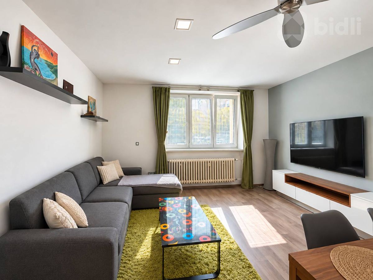 Pronájem bytu 2+kk 47 m² – fotografie 3