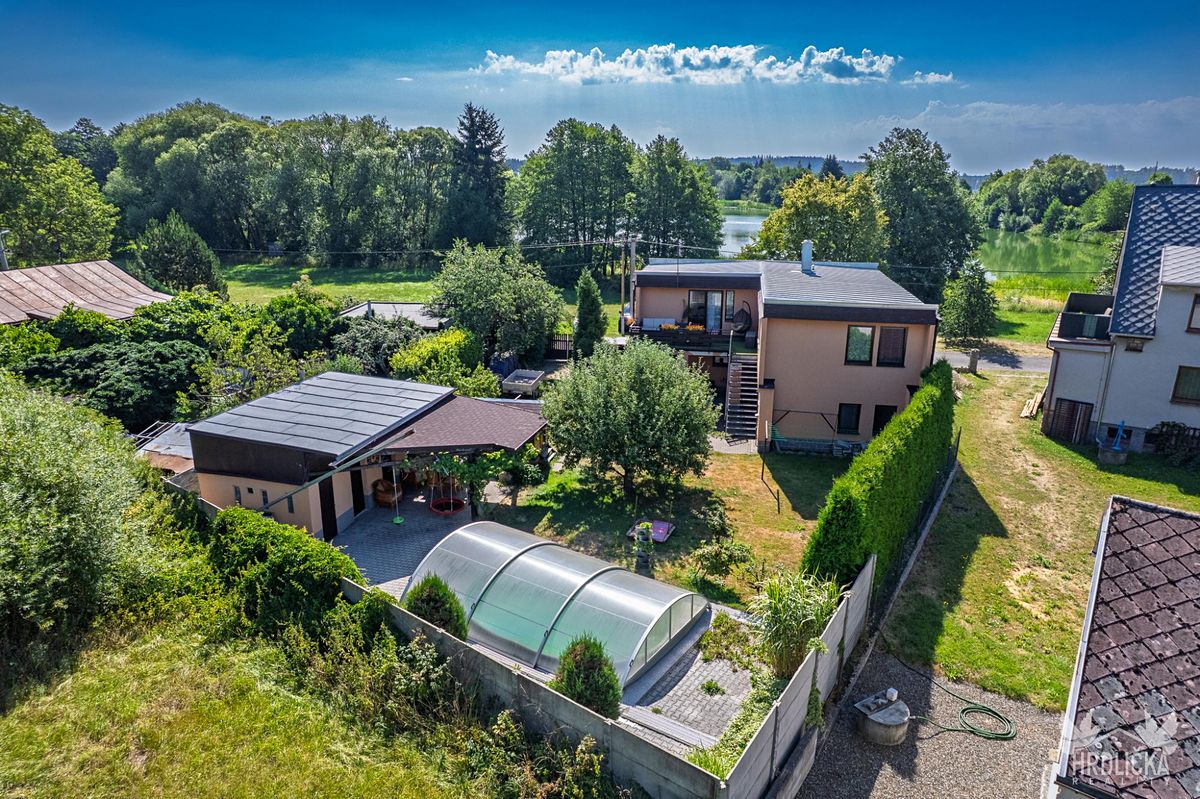 Prodej rodinného domu 148 m², pozemek 764 m² – fotografie 2
