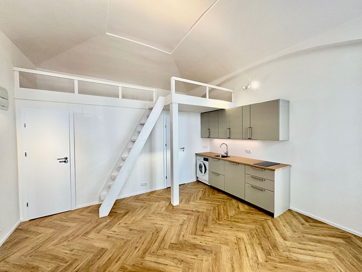 Pronájem bytu 1+kk 28 m² – fotografie 3