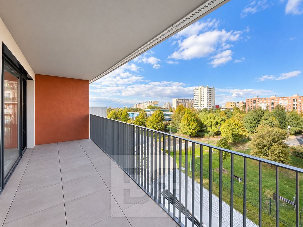 Pronájem bytu 1+kk 31 m² – fotografie 3