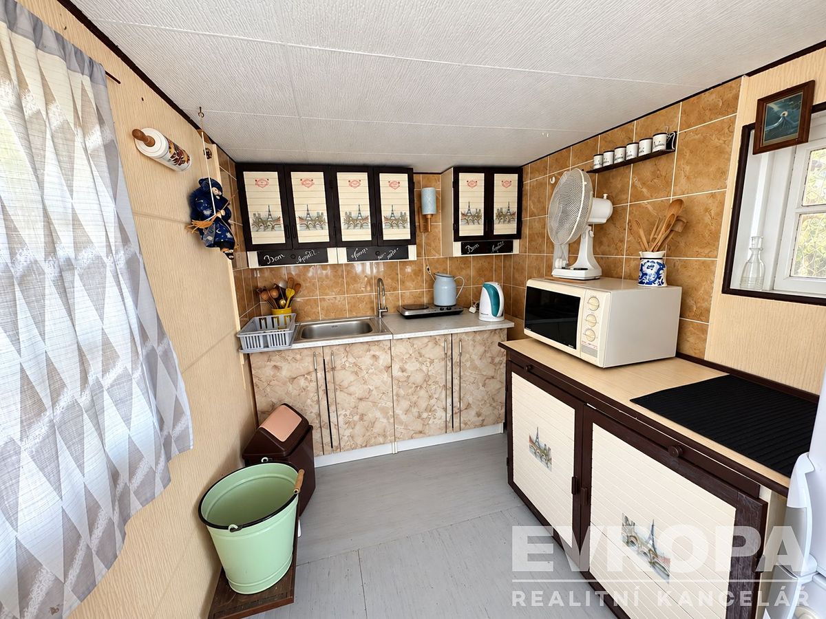 Prodej chaty 42 m², pozemek 1 m² – fotografie 3