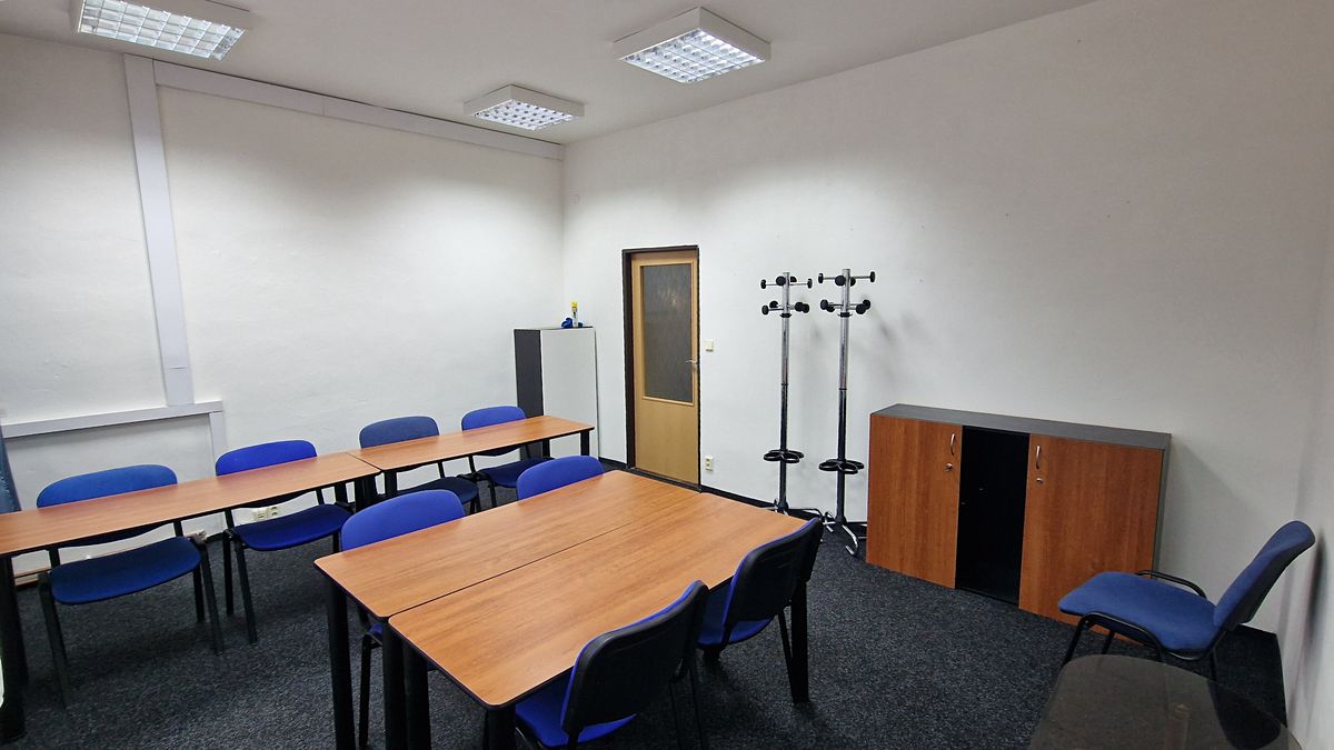 Pronájem kanceláře 106 m² – fotografie 3