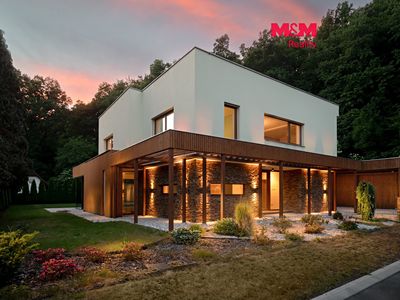 Prodej rodinného domu 279 m², pozemek 803 m²