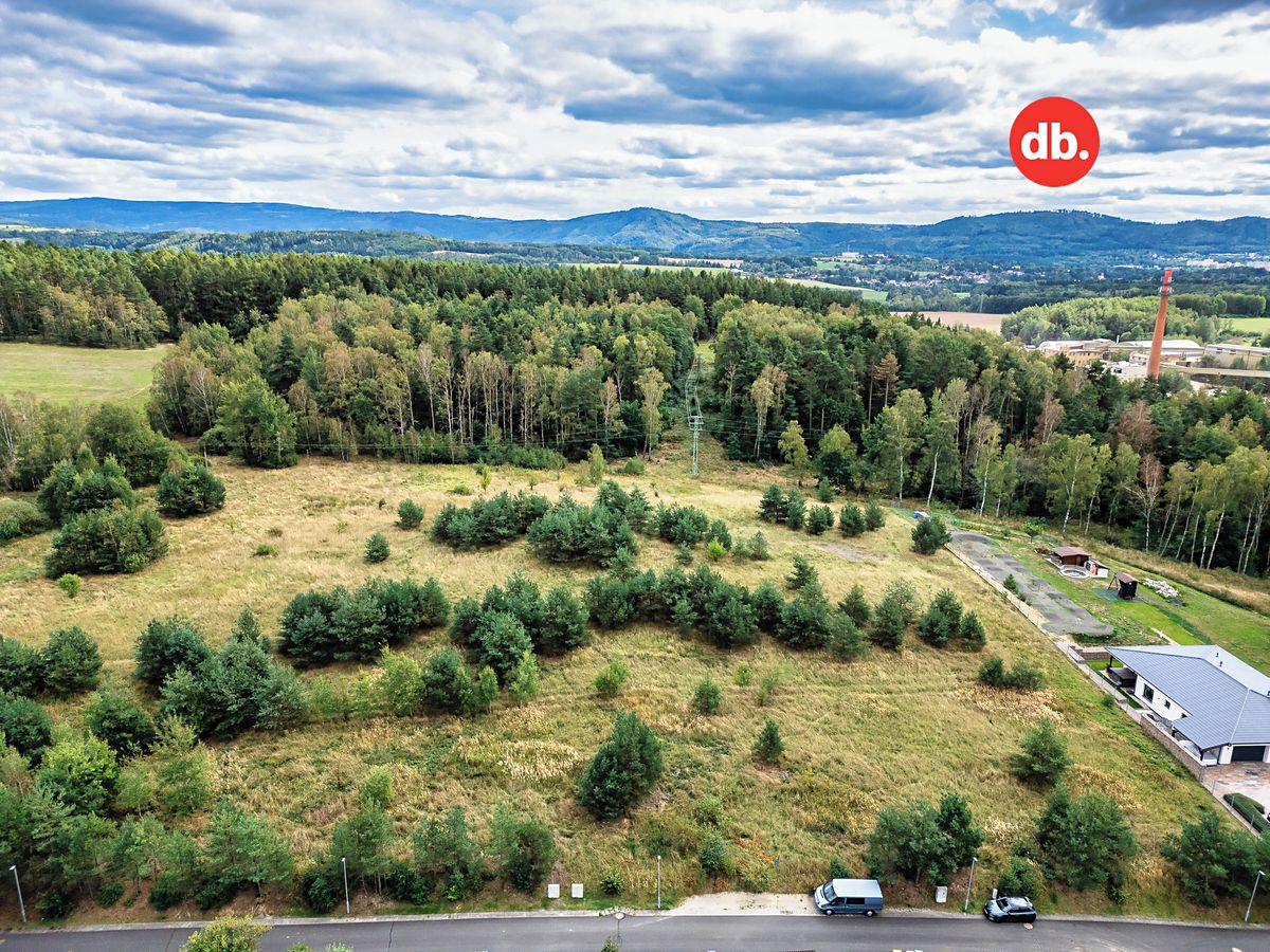 Prodej stavebního pozemku 3921 m²