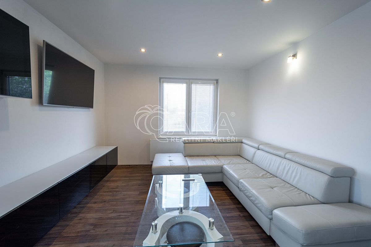 Pronájem bytu 3+1 71 m² – fotografie 2