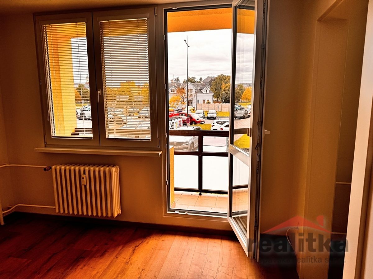 Pronájem bytu 1+1 35 m² – fotografie 3
