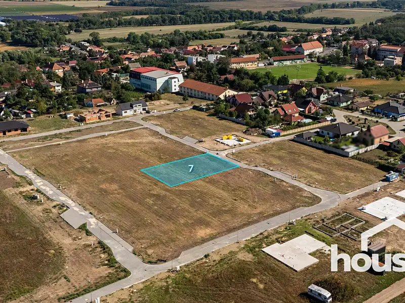 Prodej stavebního pozemku 864 m², Božice – náhled fotky 1