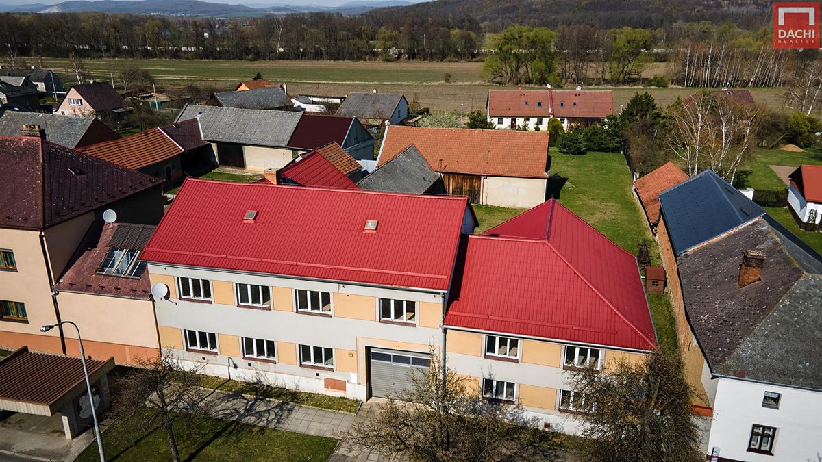 Prodej rodinného domu 350 m², pozemek 2531 m²
