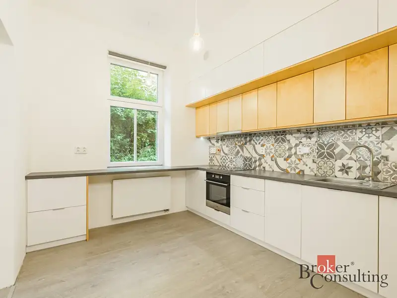 Pronájem bytu 2+1 74 m², Liberec – náhled fotky 1